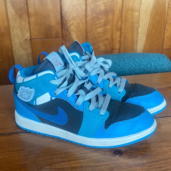 Jordan 1 Mid SS - Picture 1 of 10